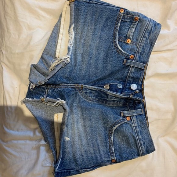 Levi Strauss Denim 501 shorts Aritzia - Picture 4 of 4